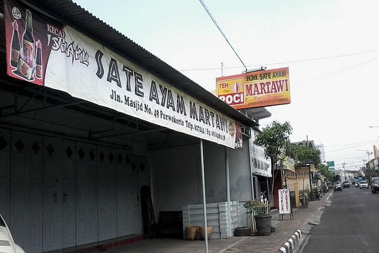 Warung Bu NAR: Santapan Harian yang Menggugah Selera di Jantung Cilacap